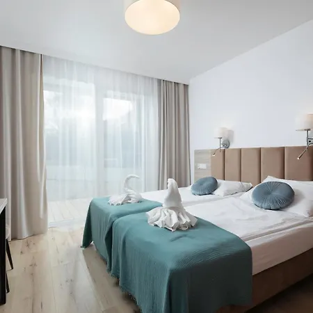 Rezort Przy Plazy Z Basenem Z Podgrzewana Woda I Mini - Osrodek Kolonijno-wczasowy Mewa Niechorze