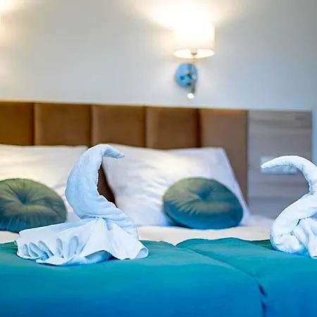 Ośrodek wypoczynkowy Przy Plaży Z Basenem Z Podgrzewaną Wodą I Mini - Ośrodek Kolonijno-wczasowy Mewa